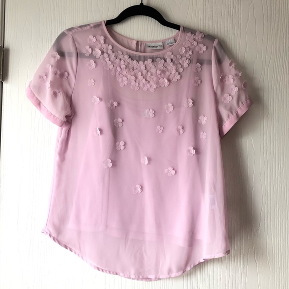 Liz Claiborne Tops - Lavender Flower Appliqué Top Liz Claiborne Tops - Lavender Flower Appliqué Top